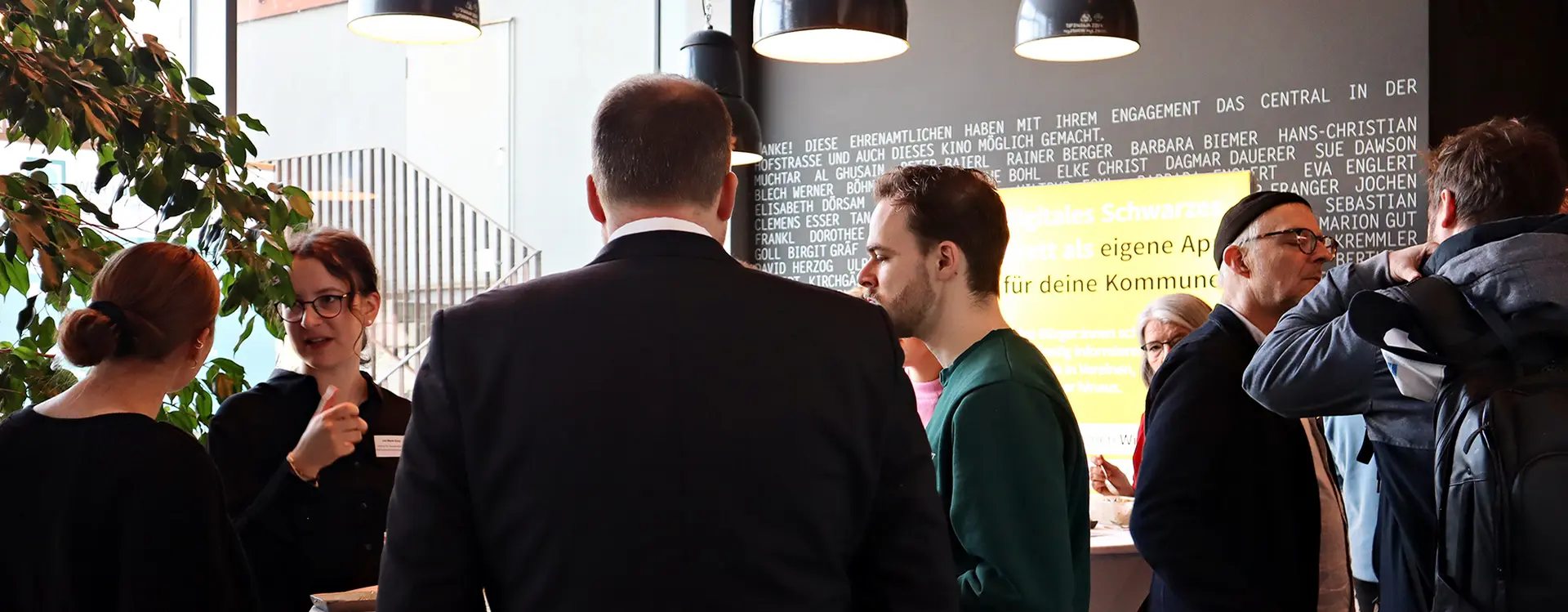 Ein Bild von der Veranstaltung ist zu sehen.