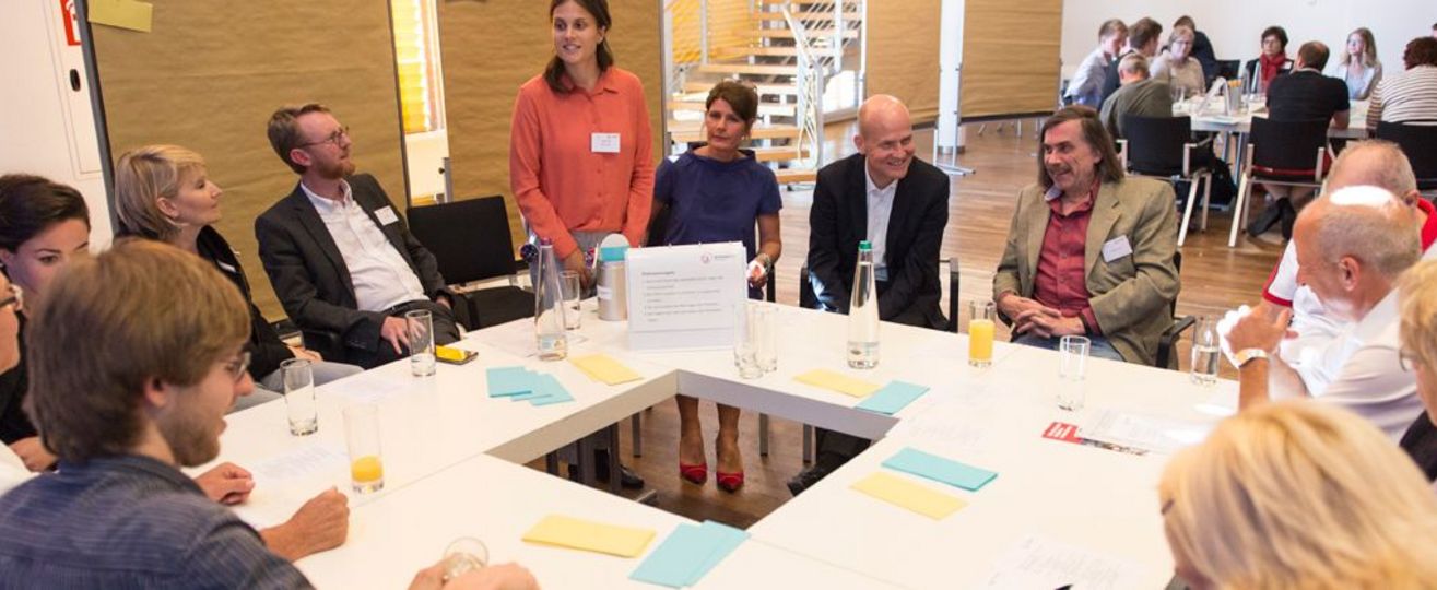 Bild zur Veranstaltung Streitbar, aber Seite an Seite – Wie Zusammenarbeit in polarisierten Zeiten gelingt