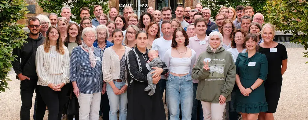 Gruppenfoto der Teilnehmerinnen und Teilnehmer des Bürgerforums G8/G9 in Baden-Württemberg