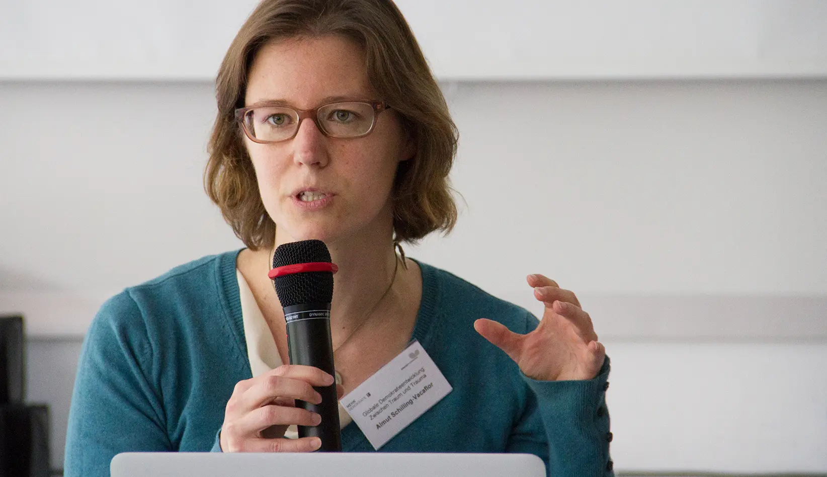 (Dr. Almut Schilling-Vacaflor)
