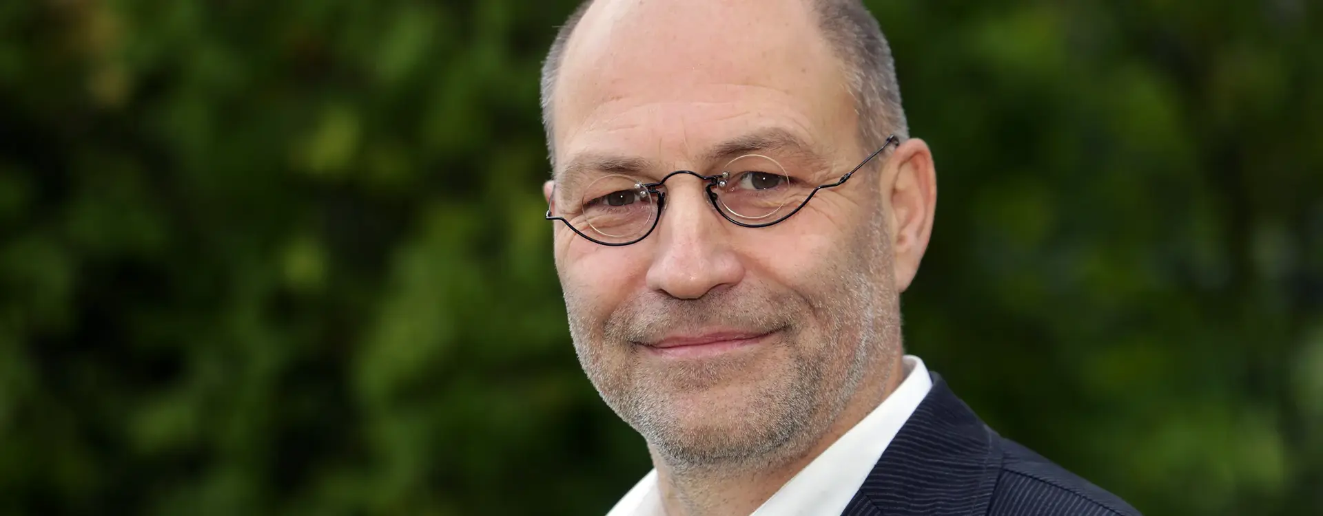 Ein Porträt von Ralf-Uwe Beck.