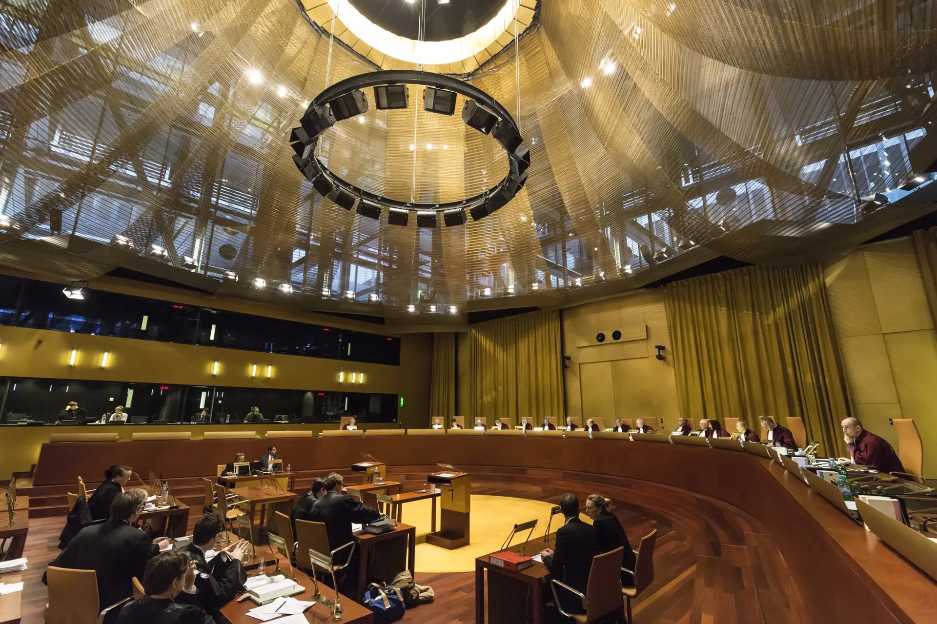 Auf dem Bild ist der Saal vom Europäischen Gerichtshof.
