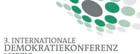 2013-10-07 Demokratiekonferenz Das Logo des "3. INTERNATIONALE DEMOKRATIEKONFERENZ" ist zu sehen.