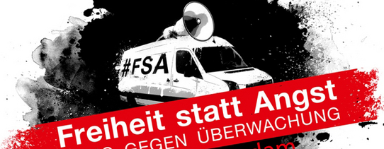 fsa-demo potsdam Auf dem Bild ist ein Van mit einem großen Megafon auf dem Dach und darunter steht "Freiheit statt Angst, Absatz Demo gegen Überwachung".