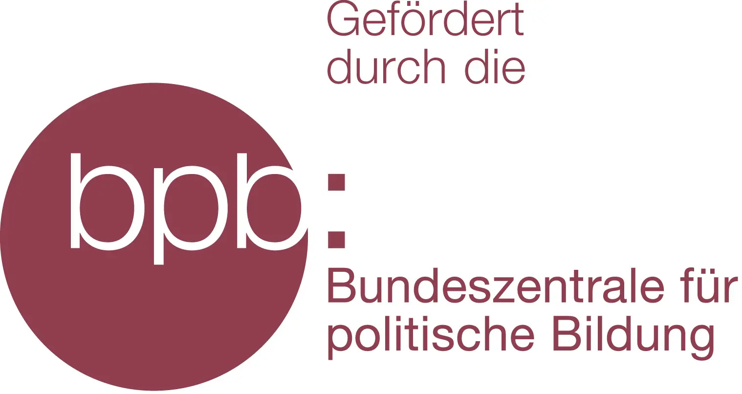 Das Logo von der Bundeszentrale für politische Bildung, ist zu sehen.