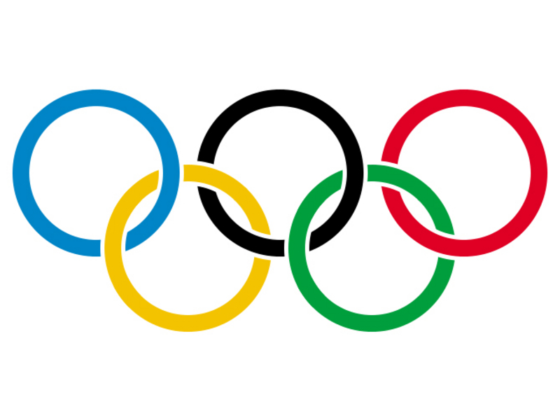 Die Olympische Flagge ist zu sehen.