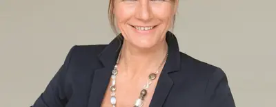 Ein Porträt von Claudine Nierth. Sie ist Bundesvorstandssprecherin.