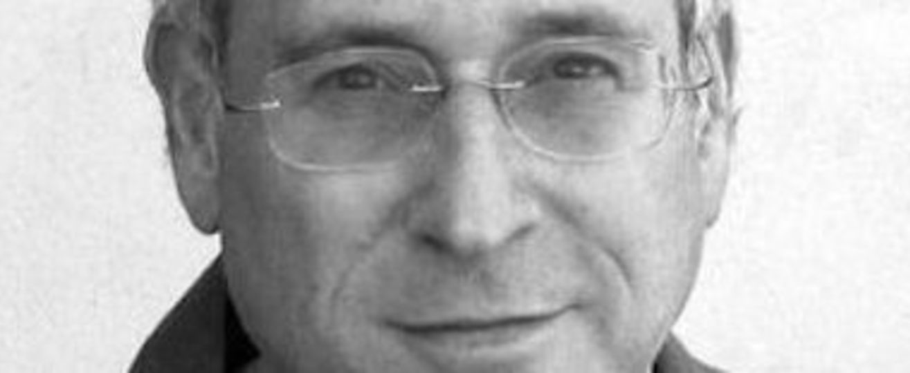 Schwarz-weißes Porträtfoto von Wayne Liebman