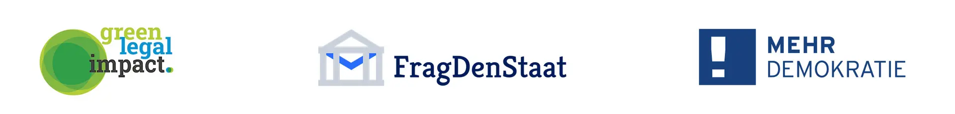 Die Logos von "green legal impact.", "FragDenStaat" und "Mehr Demokratie" sind zu sehen.