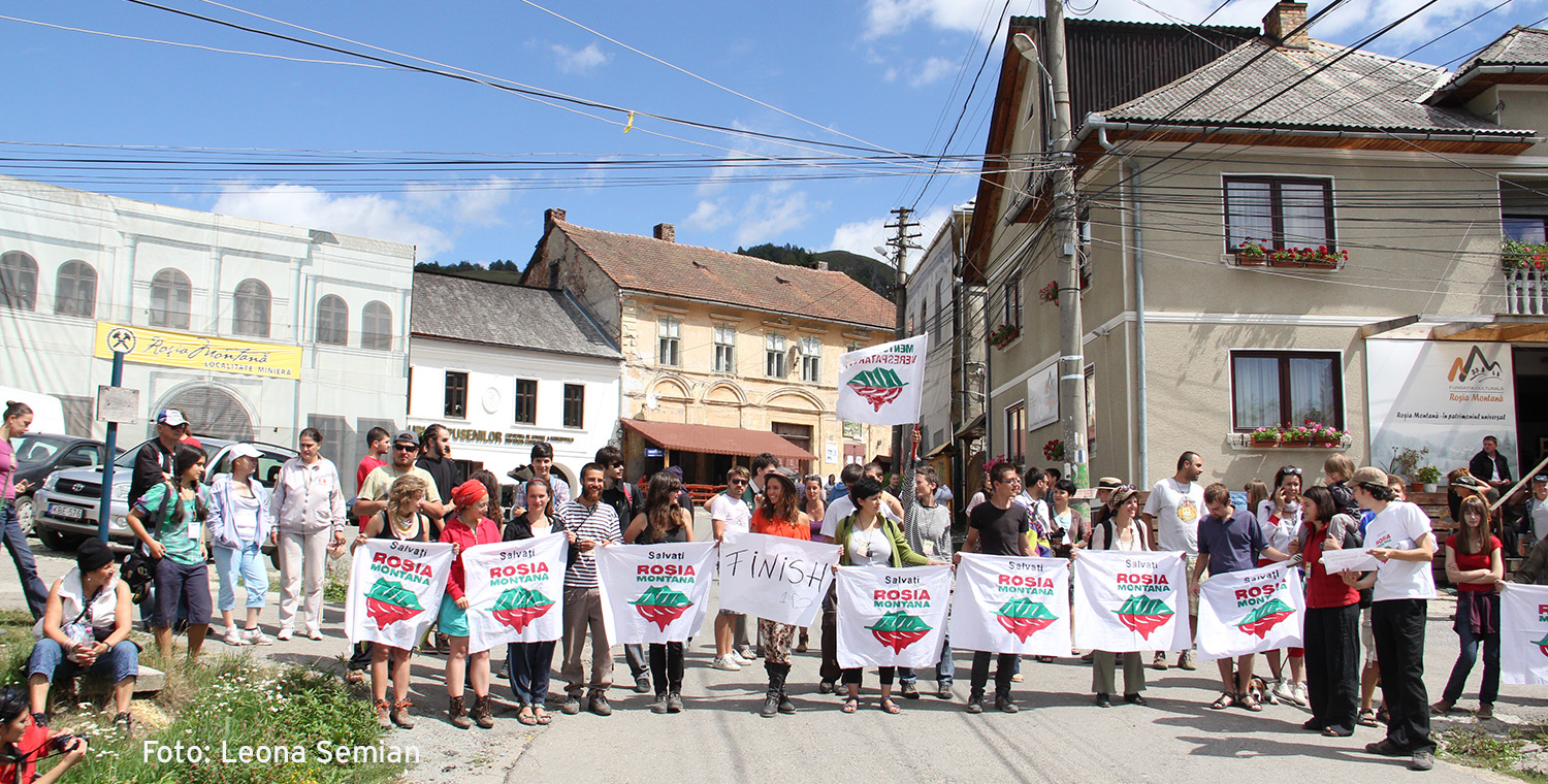 Protest in Rosia Montana in Rumänien Foto by Leona Semian