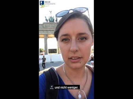 Ein Porträt von Katharina Nocun. Sie ist Bürgerrechtlerin und Netzaktivistin.