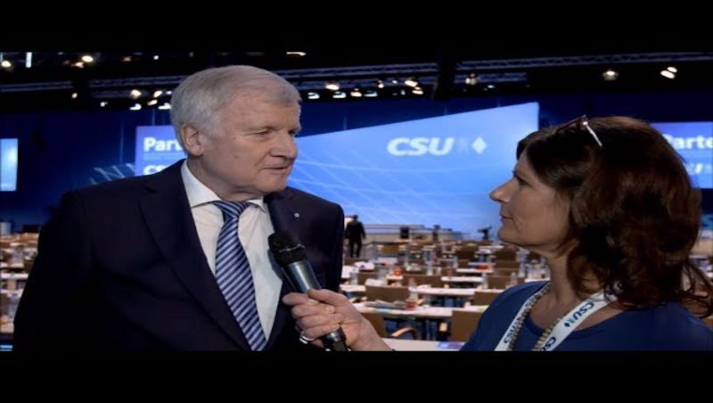 Horst Seehofer ist im Interview.