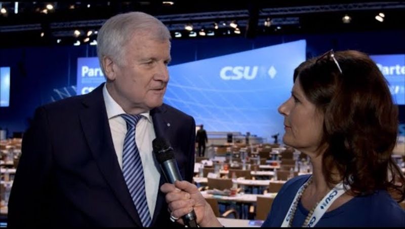 Horst Seehofer ist im Interview.